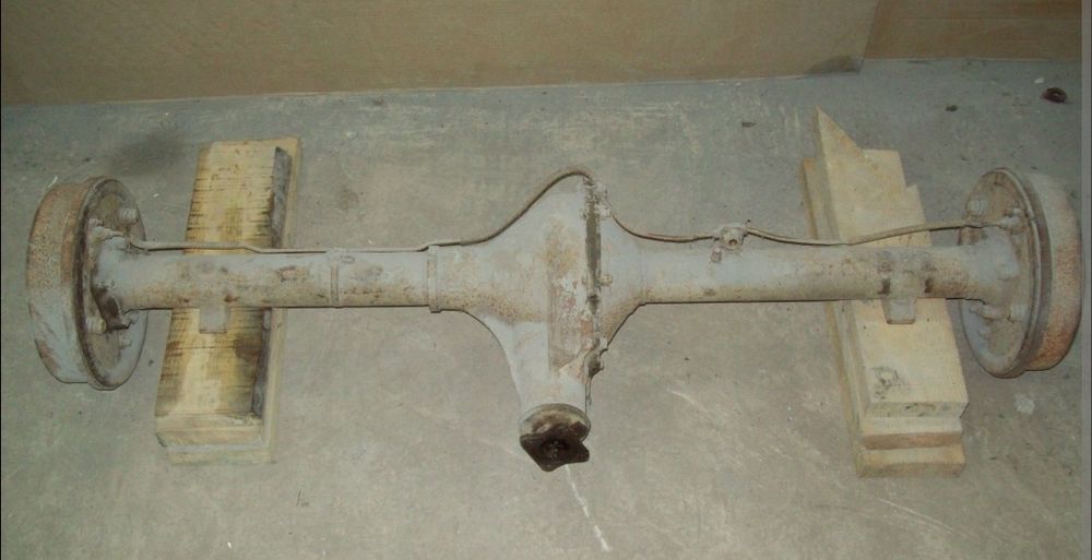 Gaz 21 zadniy most sotiladi