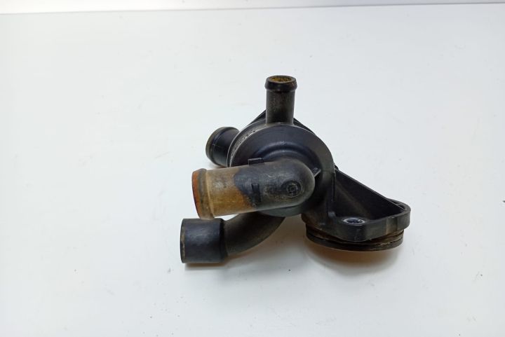 Carcasa termostat 03L121111R Volkswagen VW Passat B7 seria