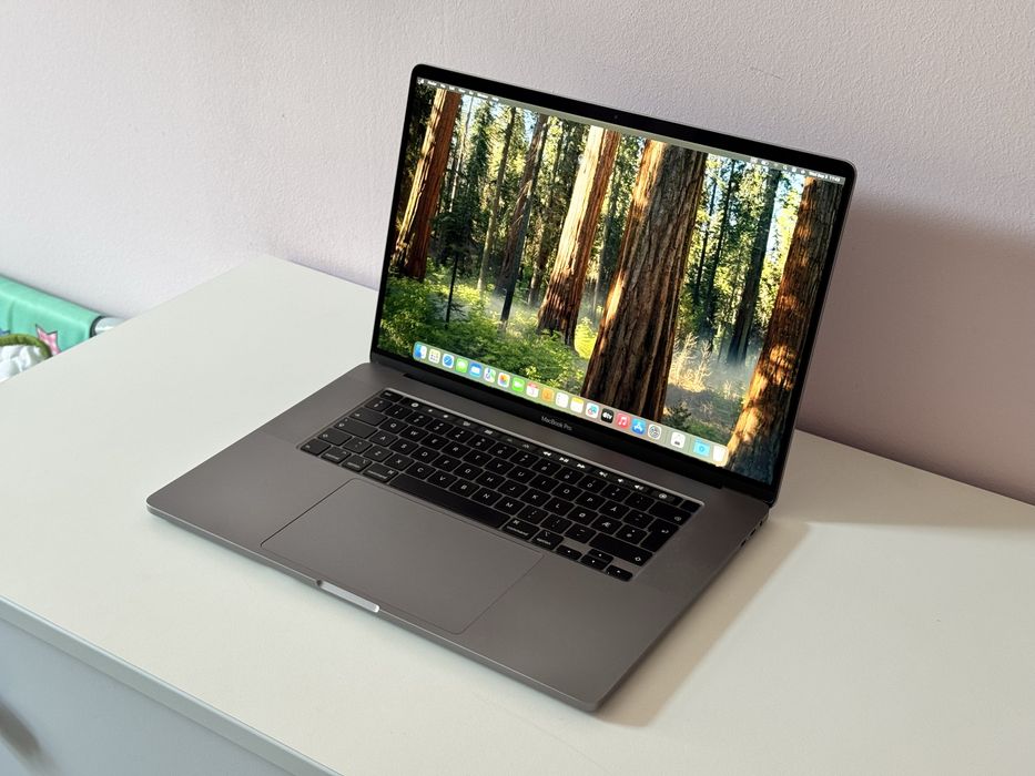 Като Нов *32GB Ram*16’Macbook Pro 16’ 2019/i7-9850H/512GB SSD/5300M