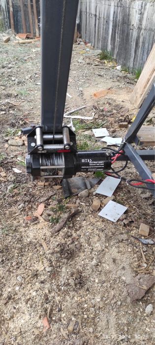 Scara cu lift actionata electric