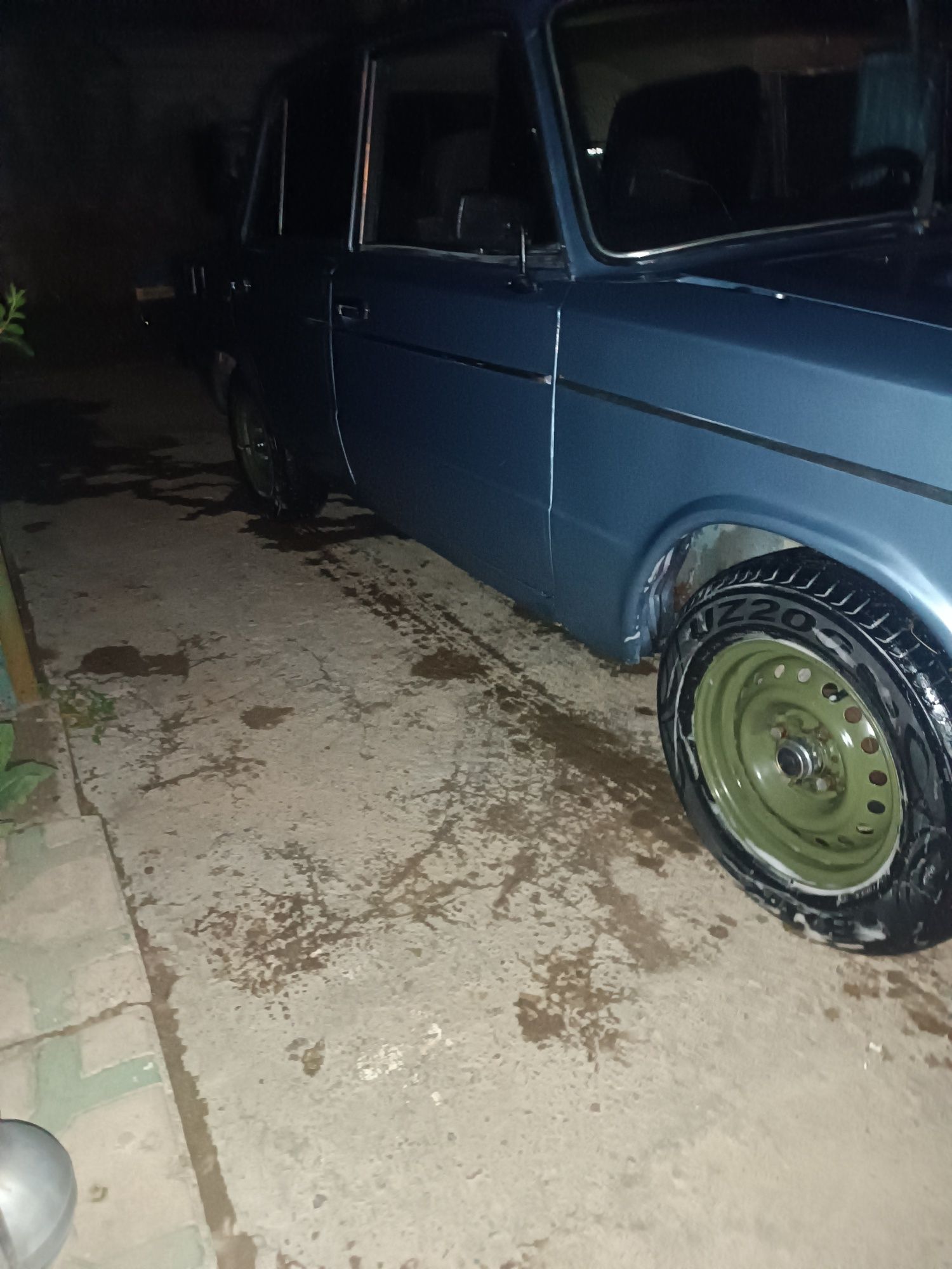 2106 vaz sotiladi narxni kelshamiz