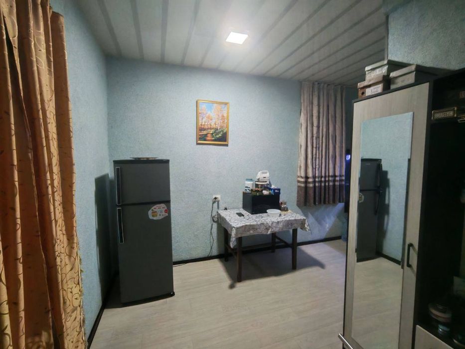 Дом сотилади 2 хонали 2 етаж 2 етажка дом