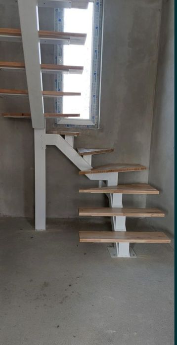 Scara interioara la comanda în toată tara