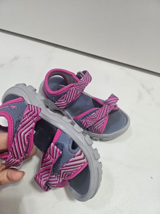 Sandale Decathlon mărimea 24/25