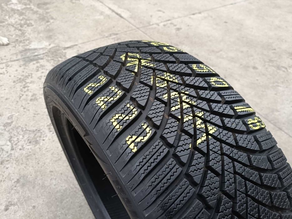 O anvelopa iarna 225 50 18 Bridgestone Blizzak LM 005 cu 8 mm 2222