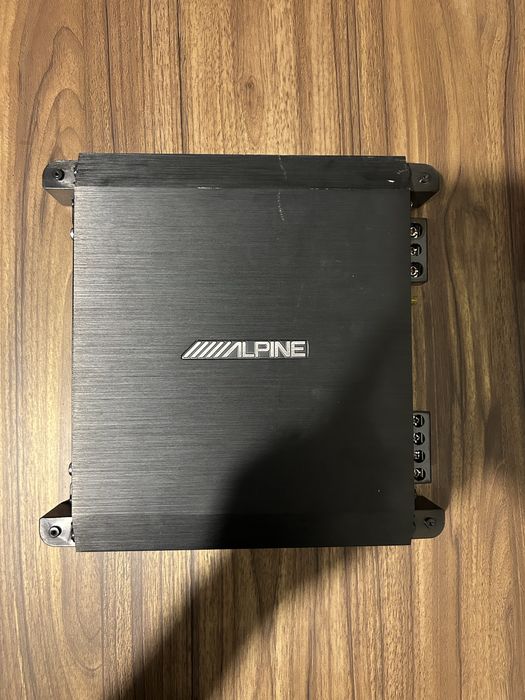 Amplificator(statie) auto Alpine BBX-T600 – 2 canale, 300W