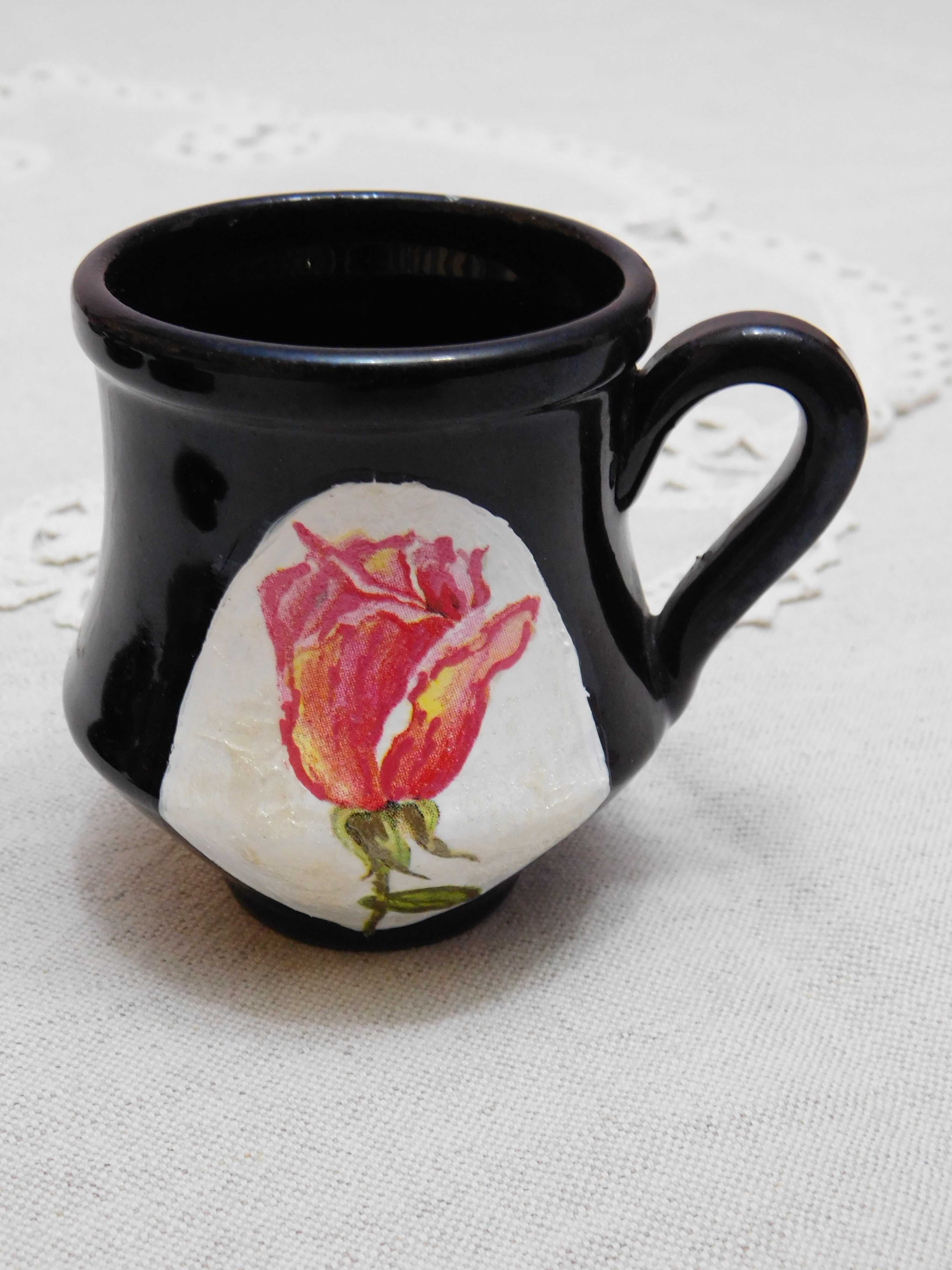 Ръчно рисуван керамичен комплект за кафе.