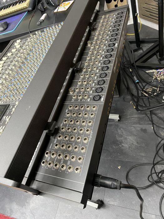Vand mixer Mackie 16.8 bus