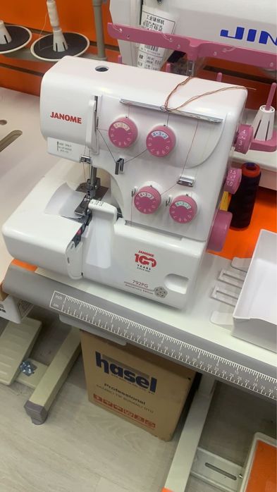 Оверлок продается срочно