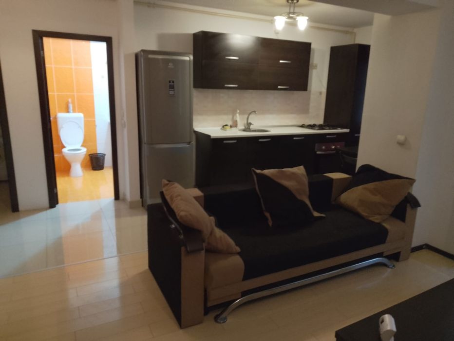 Proprietar închiriez garsonieră