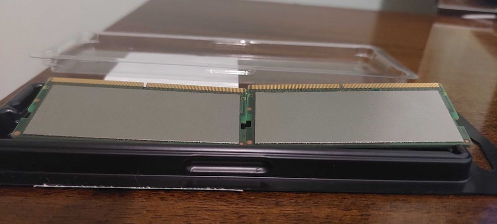 RAM памет 8GB DDR5 4800Mhz 2 броя