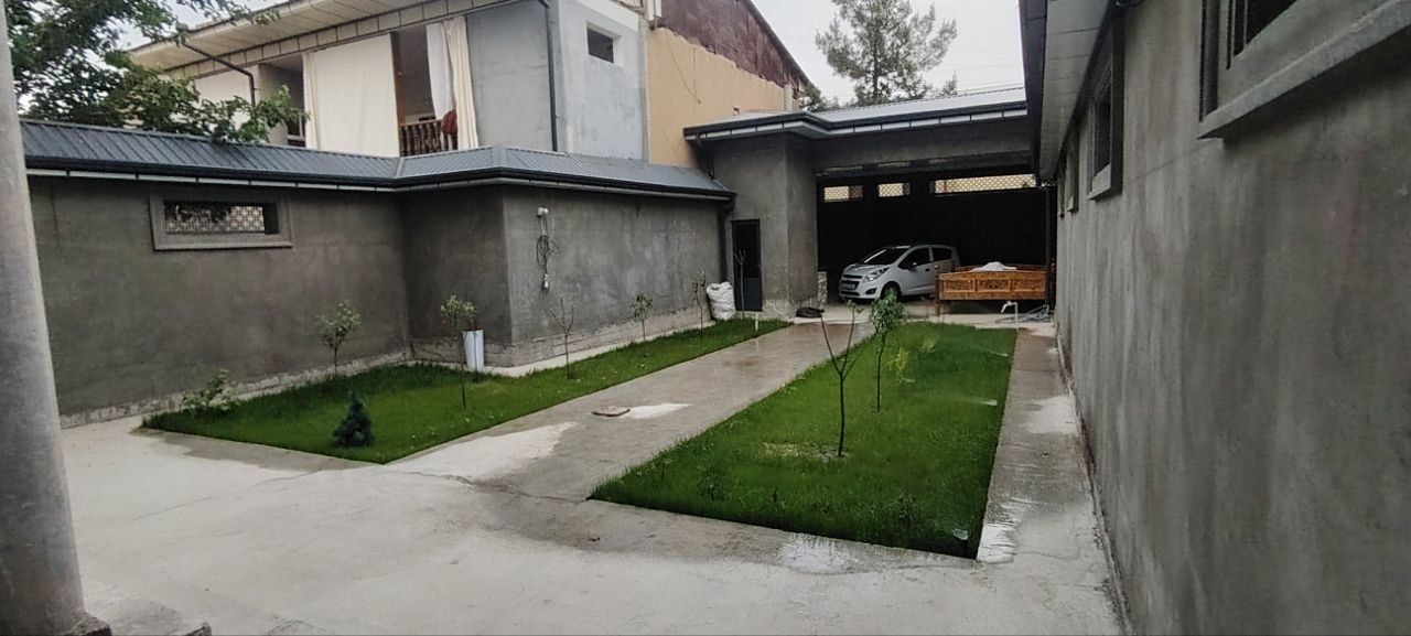 Do'rmonda 3 sotixli uy kottedj sotiladi