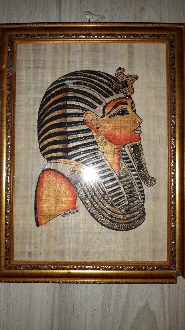 Картина на папирусе.