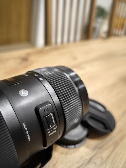 Sigma Art 18-35 F1.8 Și adaptor Sigma MC11