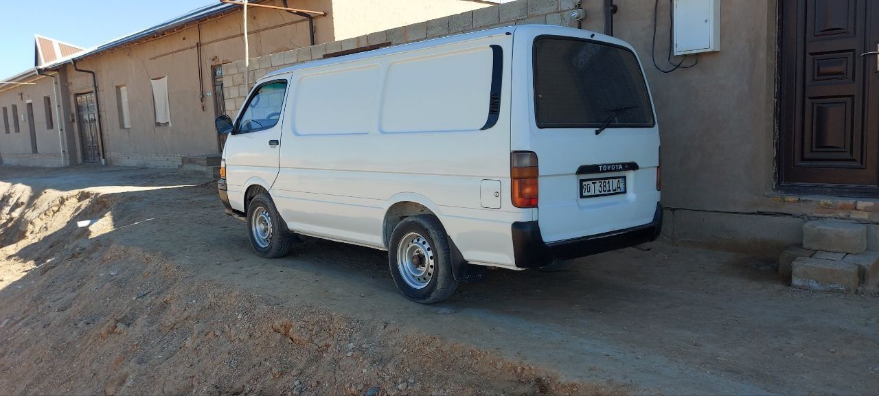 Toyota HIACE sotiladi
