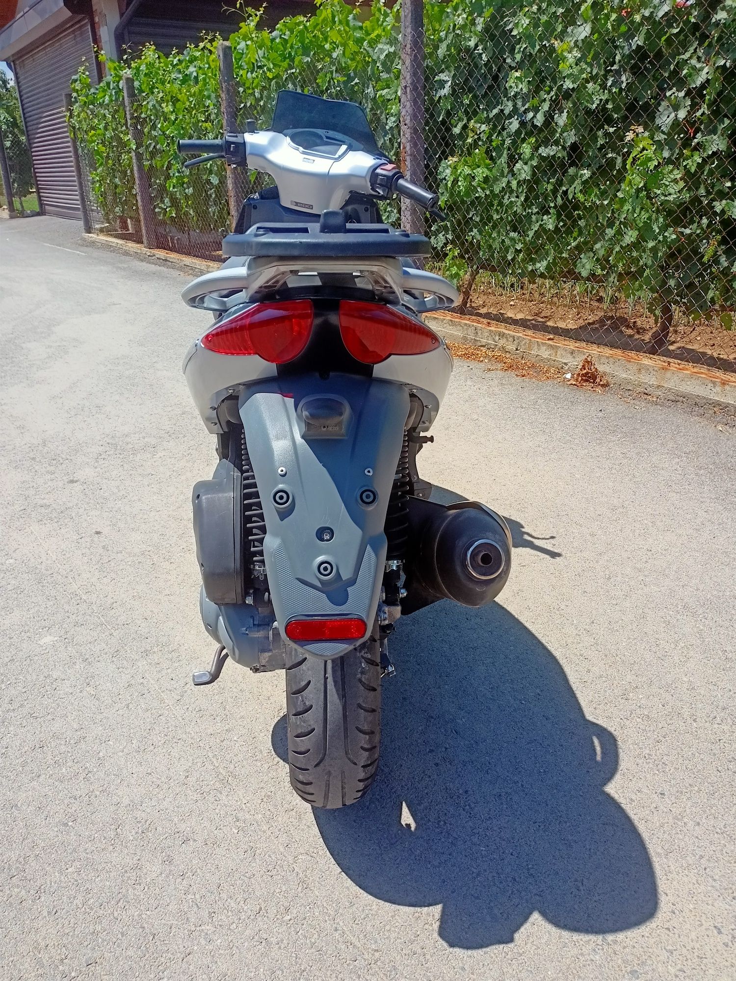 Aprilia sportcity 200