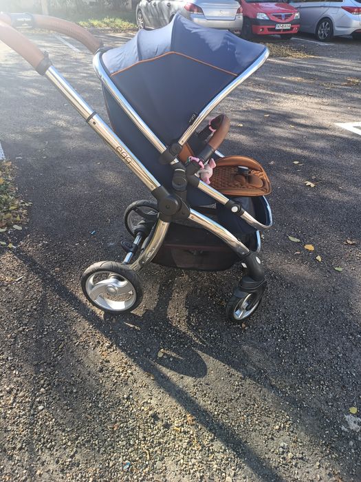 Vând Cărucior Egg 2 in 1 Regal Navy( albastru)