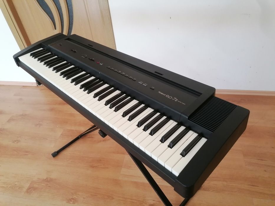 Roland EP-7 e 2 pian 76 clape dinamice touch response orga