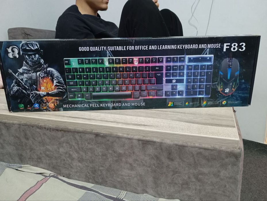 F83 RGB LED klaviatura + mishka (USB) — yangi / ideal holatda
