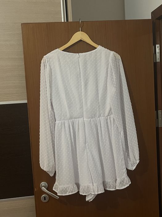 Бяла лятна рокля/гащеризон