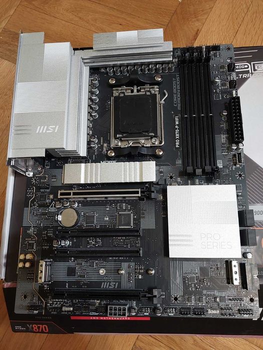 AMD Ryzen 9 9900X + MSI Pro X870-P Wi-Fi