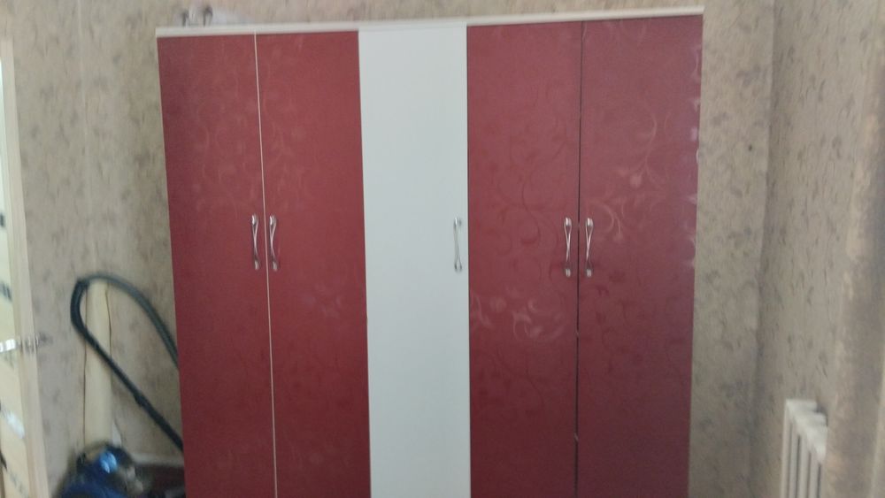 Продам спальный шкаф