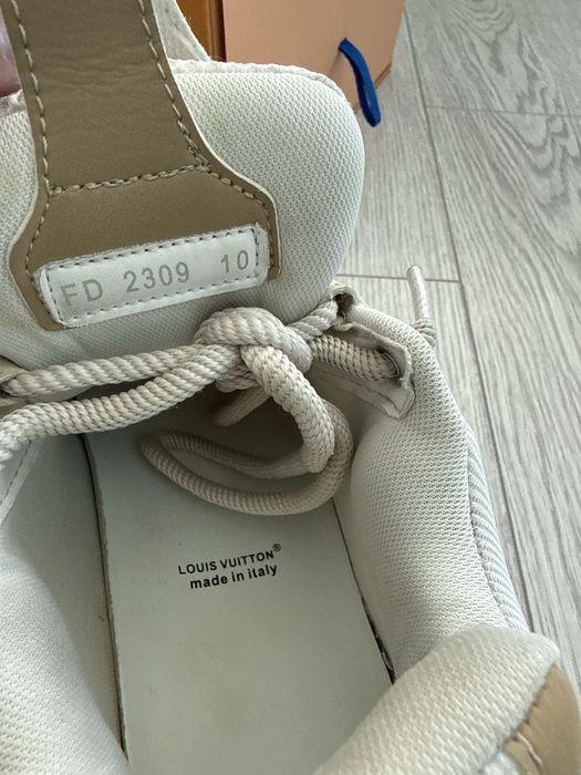 Louis Vuitton Skates Beige 42