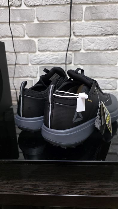 Оригинальные кроссы Reebok