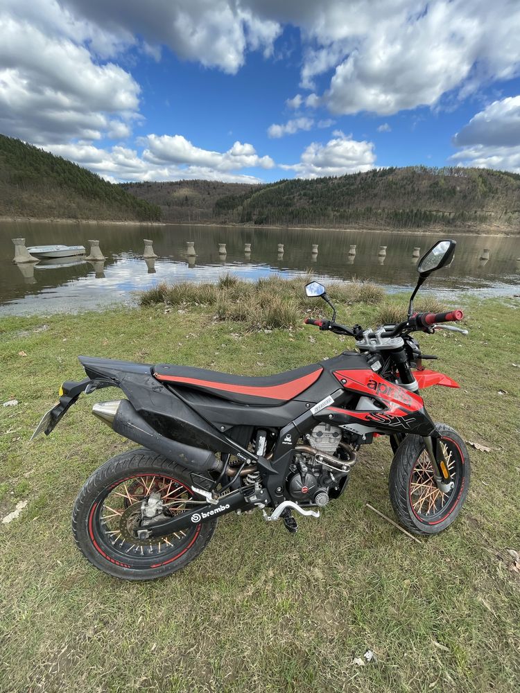 Aprilia sx 125 cu anvelope cross (supermoto/enduro, ABS, A1, 125cc)