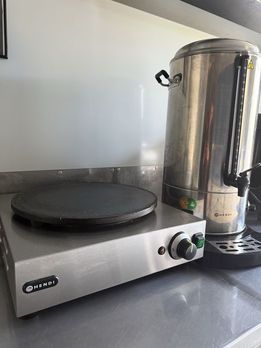 Rulotă fast-food complet echipată – gata de business!