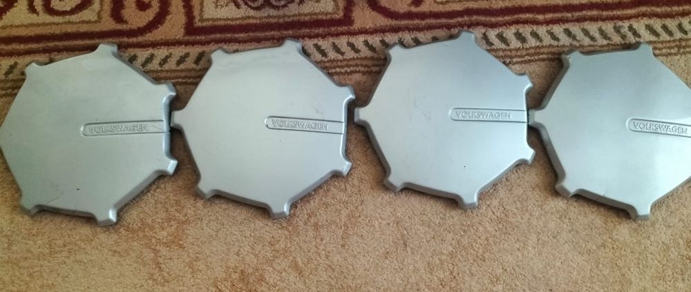 Продам колпаки в хорошем состоянии всё на месте