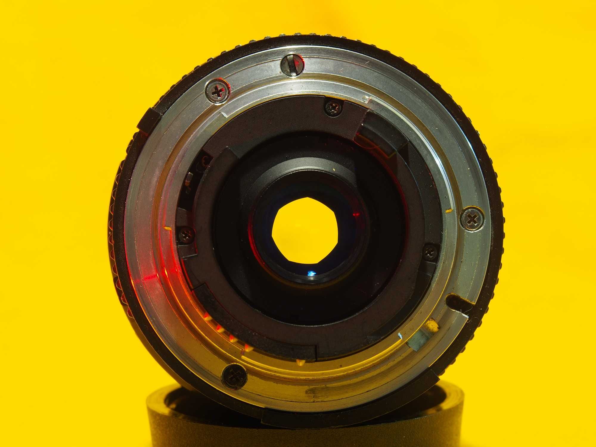 Обектив Nikon AF Nikkor 28mm 1:2.8 D