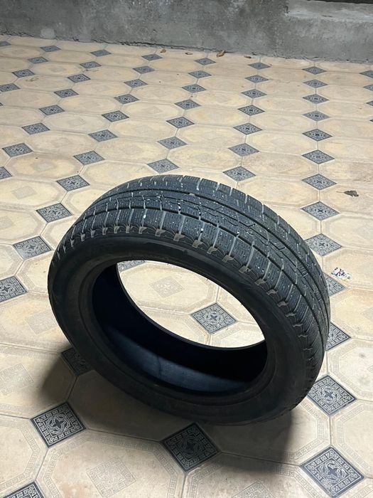 Продаются зимные шины 215/55 R17