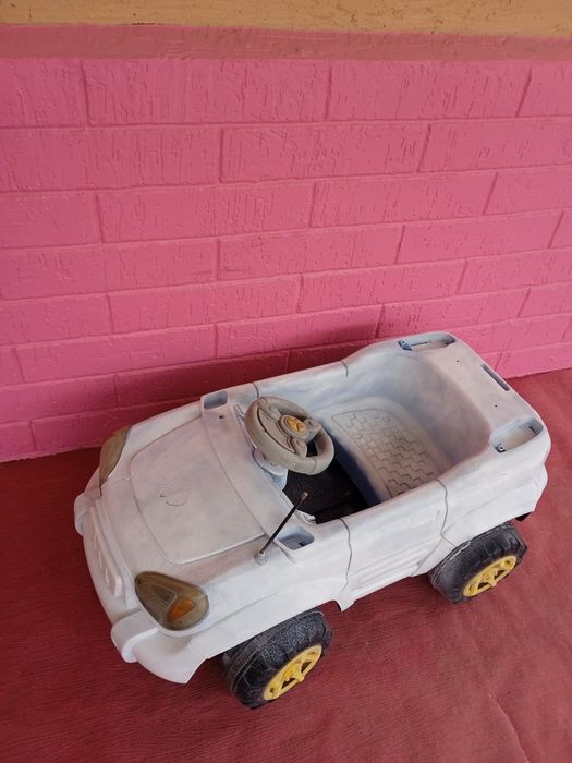 Продам / детскую машину / .