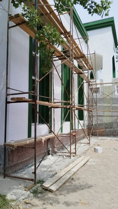 Аренда строительных лесов в районе поселка Байсерке, выгодные цены