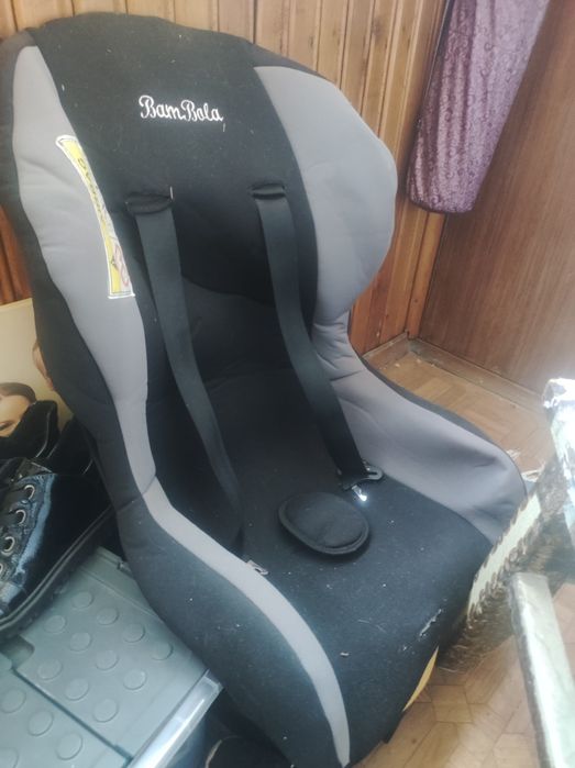 Продается коляска,два в одном и кресло в машину