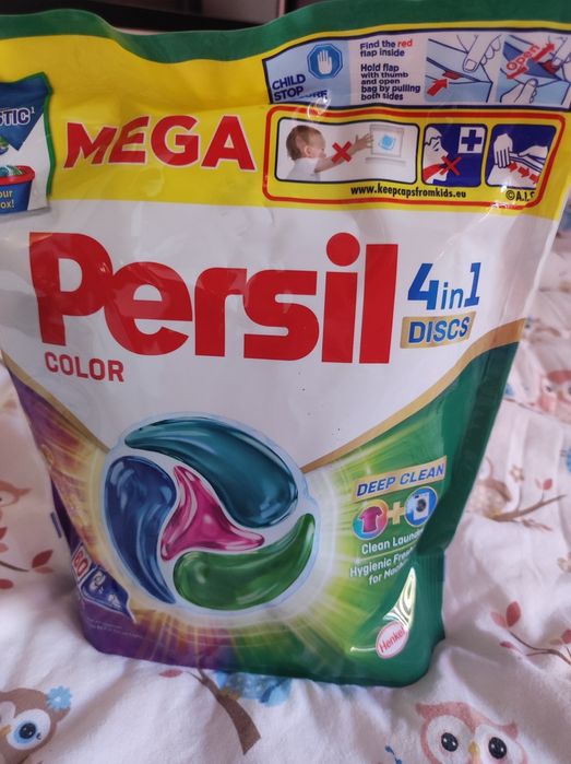 Капсули за цветни дрехи - Persil Disc Color 4 in 1 Deep Clean, 60 бр