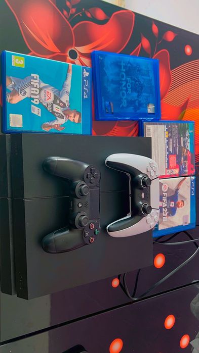 PS4  със 4 игри  със 816 GB