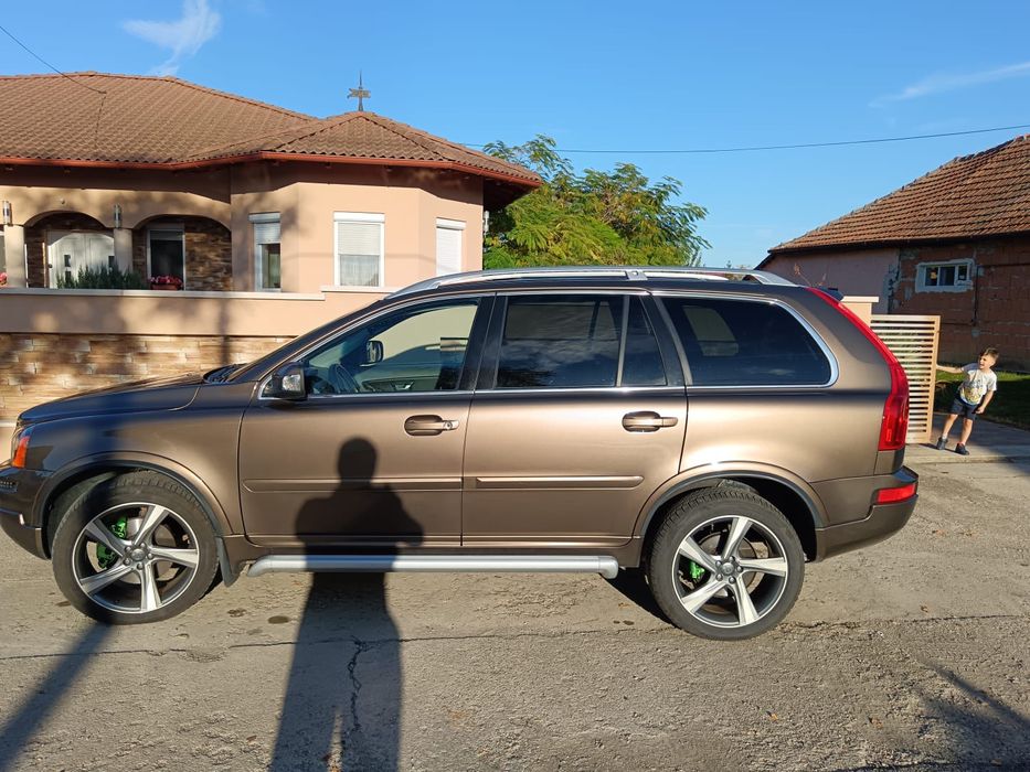 Vând Volvo XC90 4/4 D5AWD