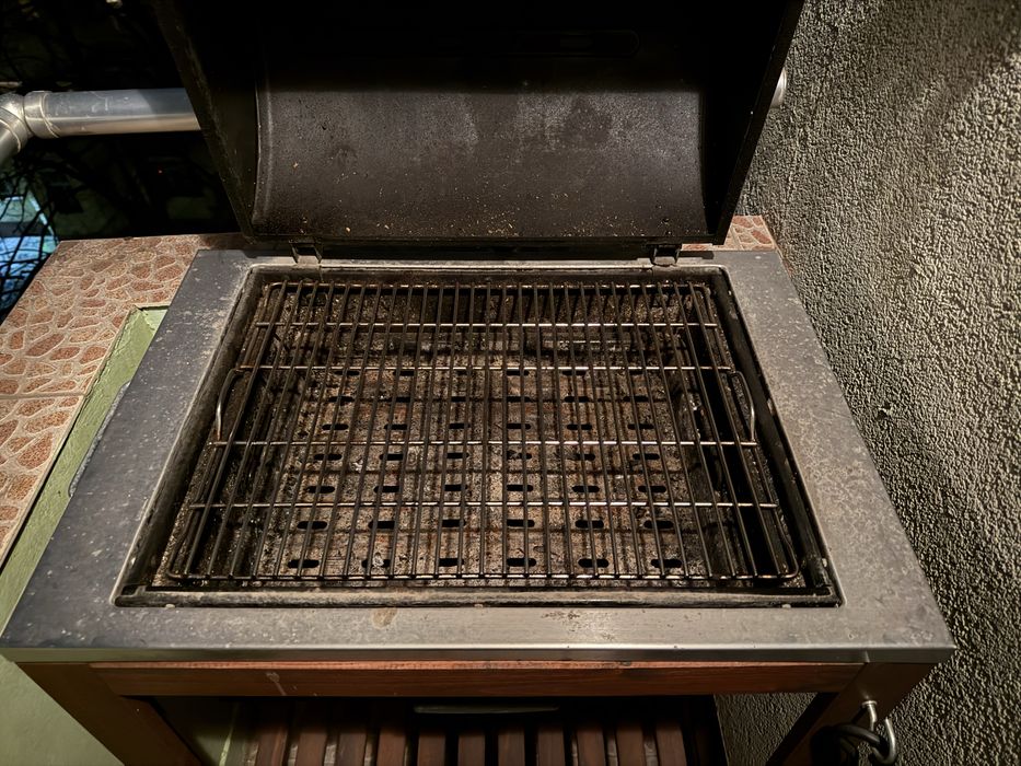 Барбекю на въглища