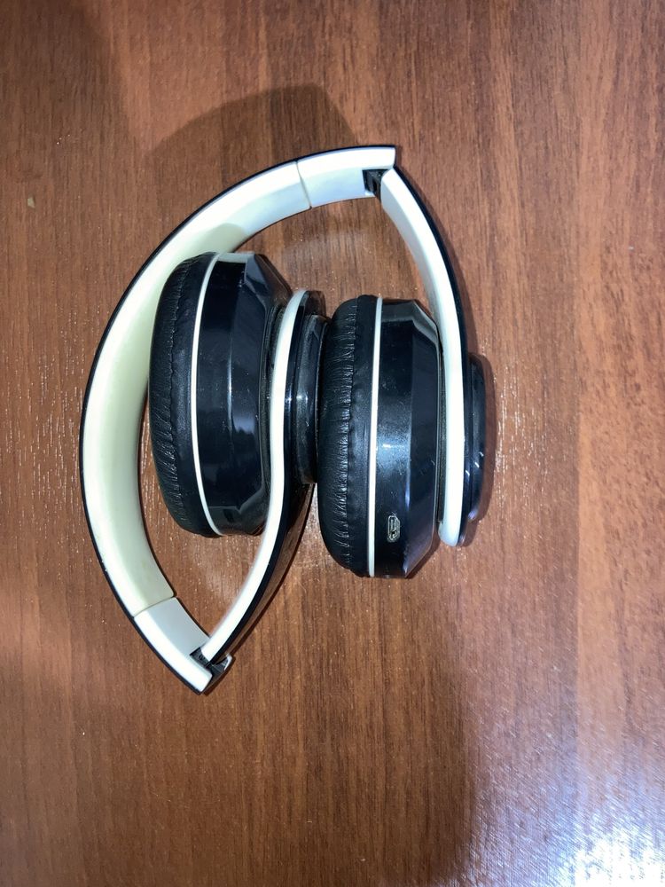 Bluetooth наушник