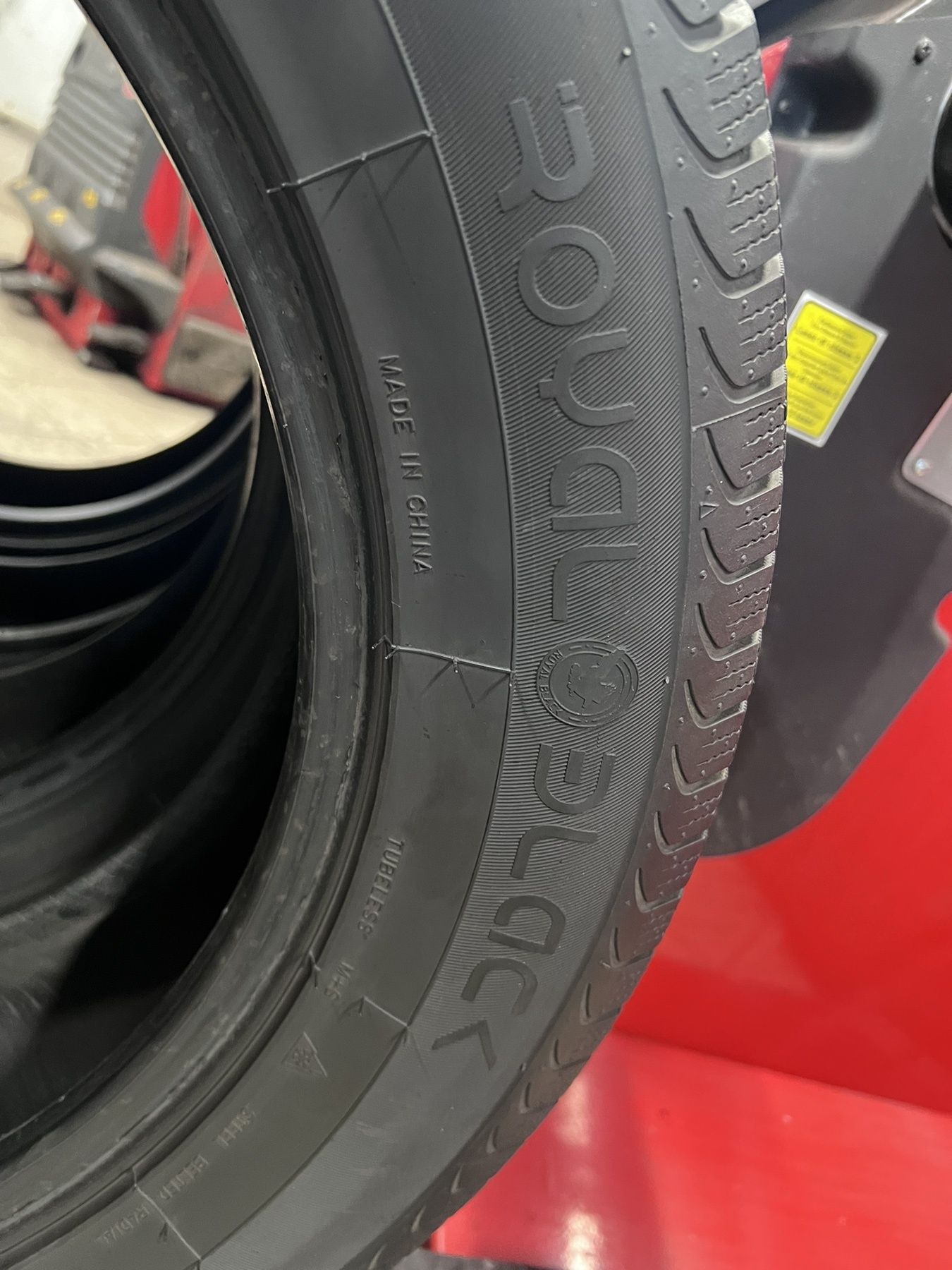 Зимни гуми 235/55 R19 Royal Black