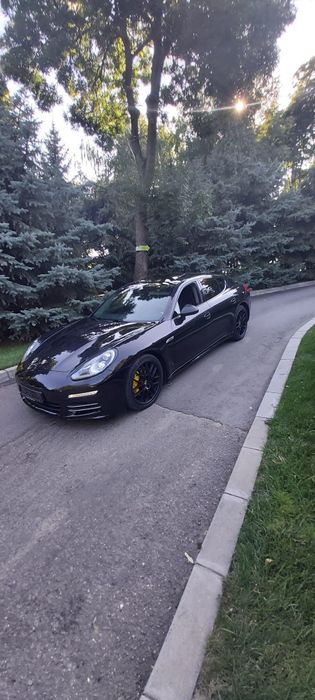 Porsche Panamera 4s
