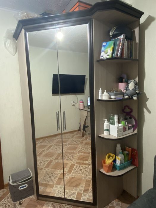 Шкаф угловой……..