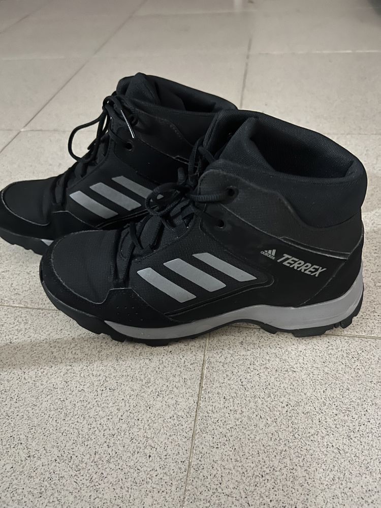 Adidas Terrex номер 38