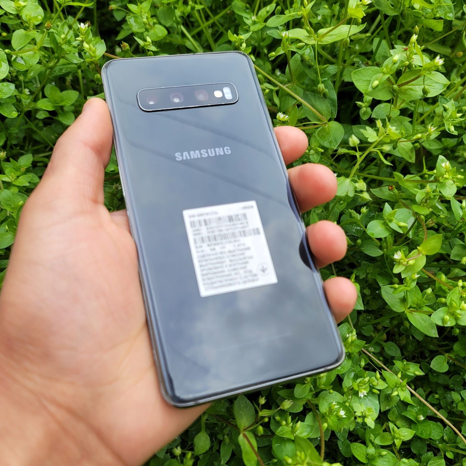 Samsung galaxy S10 sotiladi