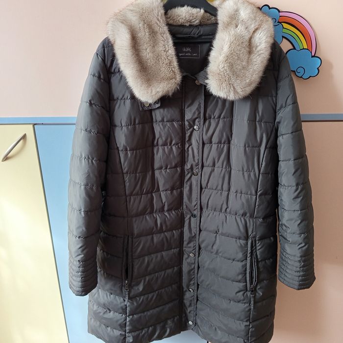 Дамско яке с пухкава яка 46 размер