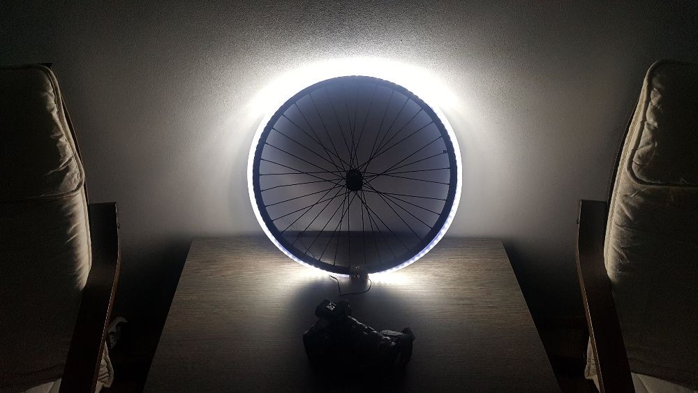 Lampadar / veioza LED handmade Roata de bicicleta