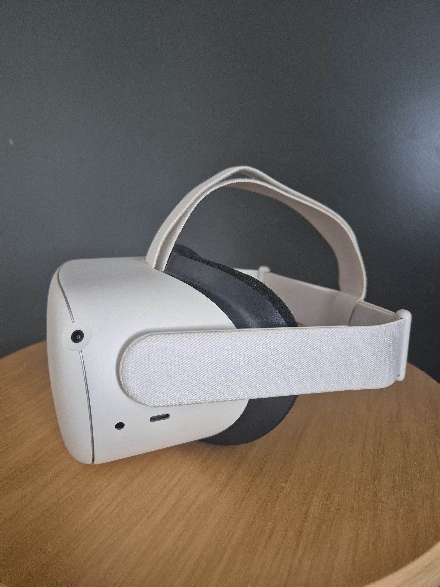 Oculus/Meta Quest 2 – 64GB + аксесоари | Отлично състояние