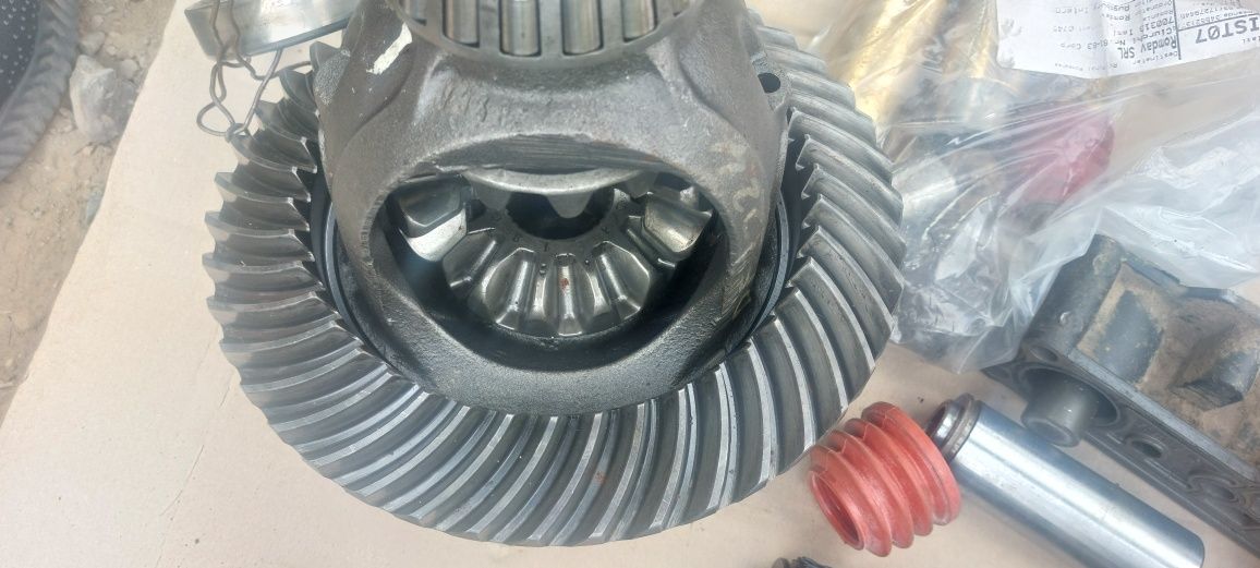 Vând diferențial ( coroana+ pinion de atac)